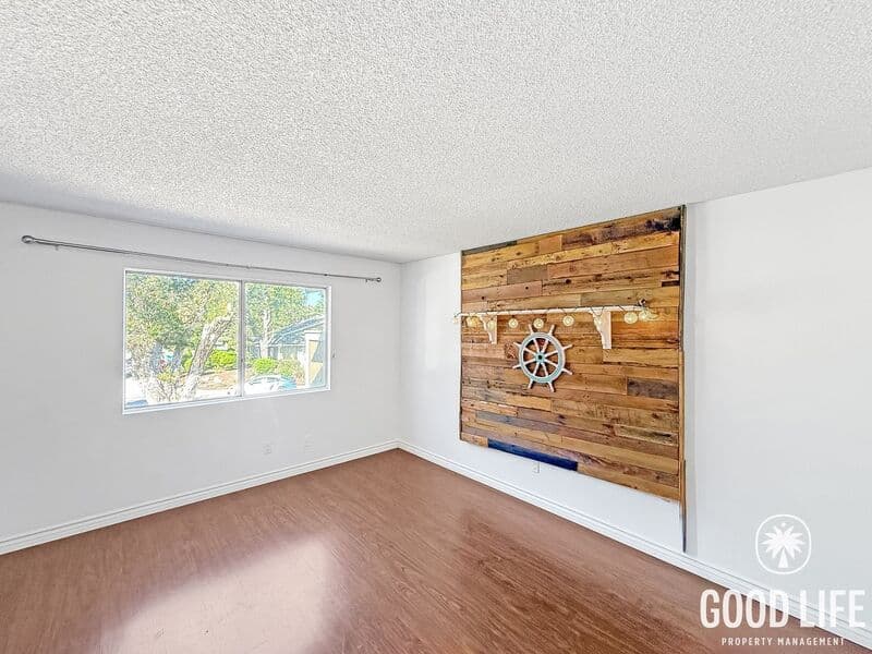 Oceanside Townhome: 827 Shelter Cove Way