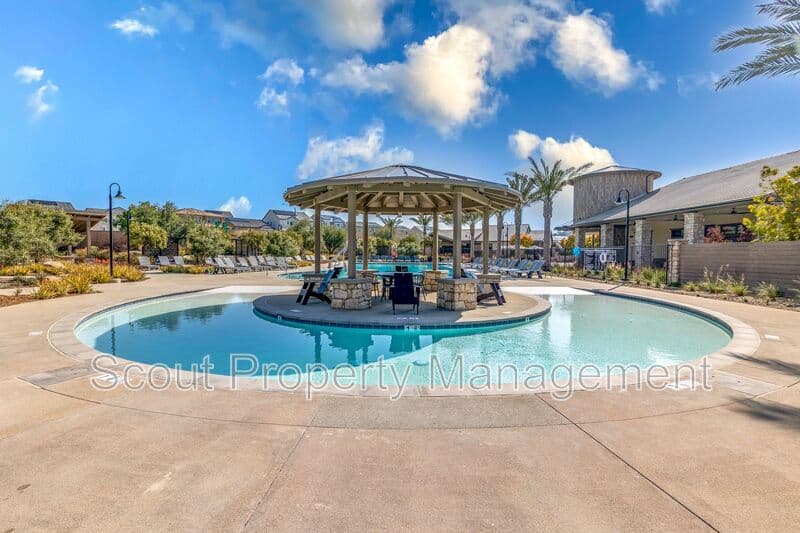 Temecula House: 32519 Brunello Way