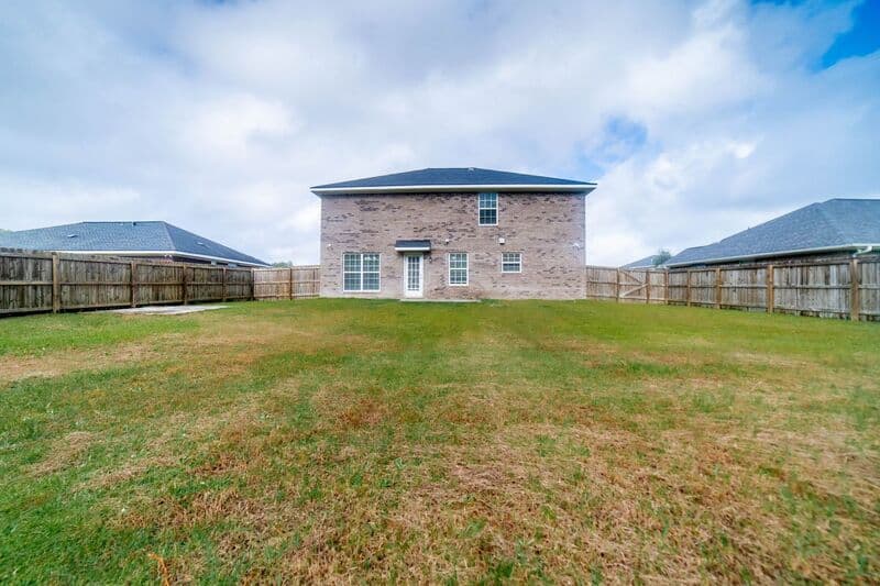 Hinesville House: 211 Augusta Way