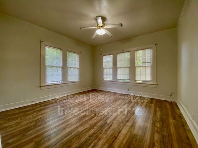 Shreveport House: 823 Linden St