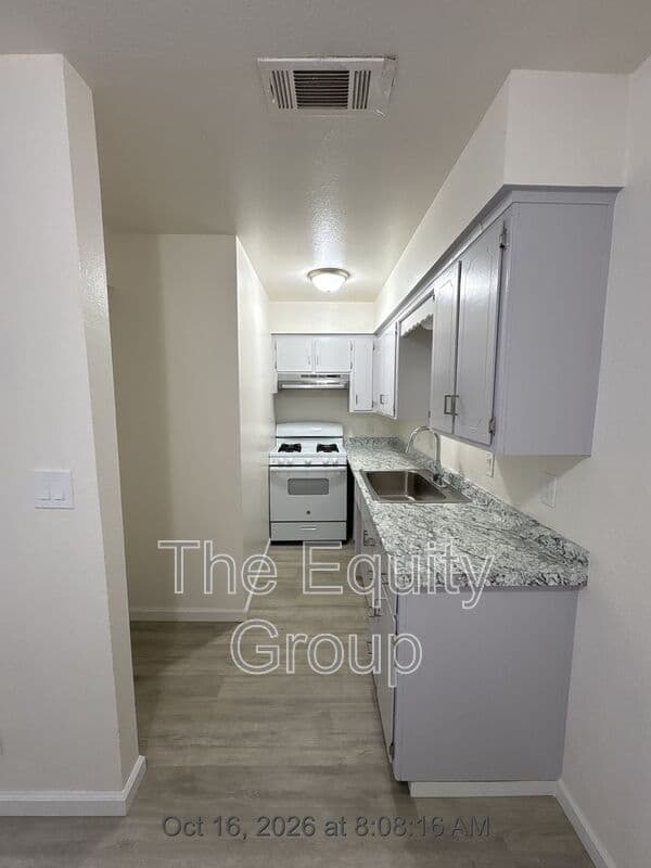 Visalia Condo: 816 West Murray Avenue