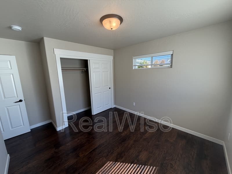 Grants Pass Condo: 124 SW Jenn Way