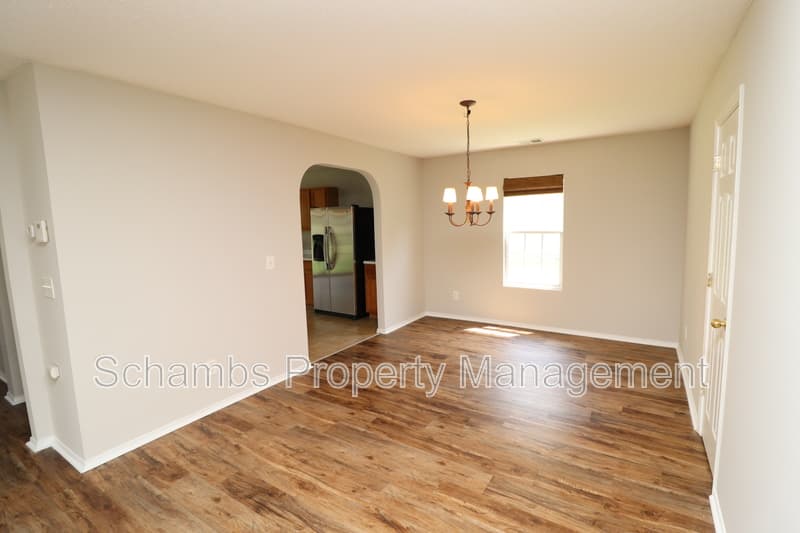 Durham House: 5 Bellmore Ct