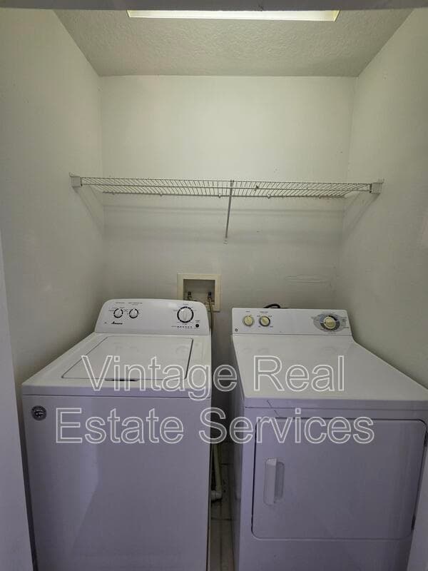 Gibsonton House: 6731 Lake Rochester Ln