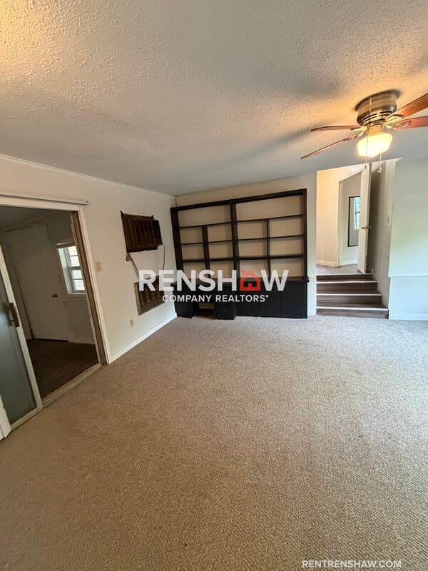 Lexington House: 450 Bedwell St