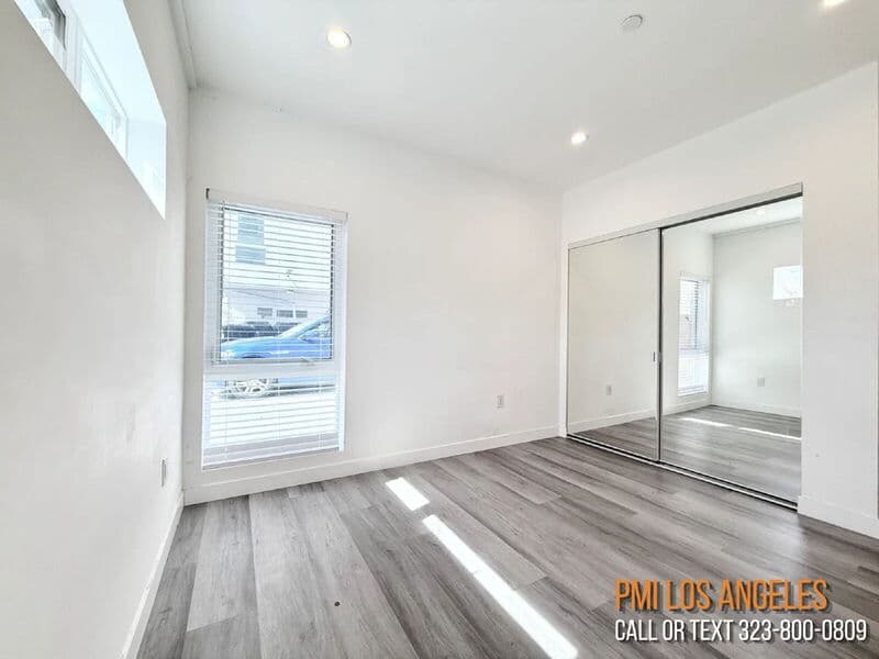 Los Angeles Condo: 1258 Leighton Avenue