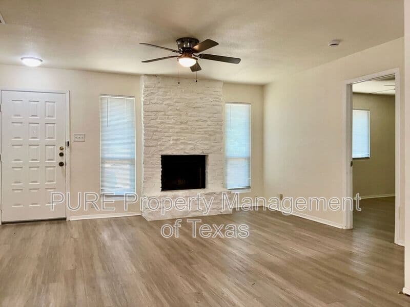 Round Rock Condo: 418 Parkhill Cv