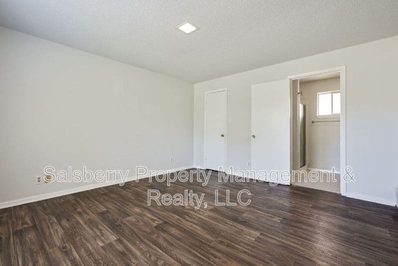 Fort Worth House: 4913 Westlake Drive
