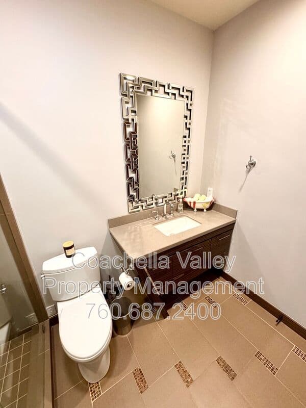 Rancho Mirage House: 21 Lake Shore Dr