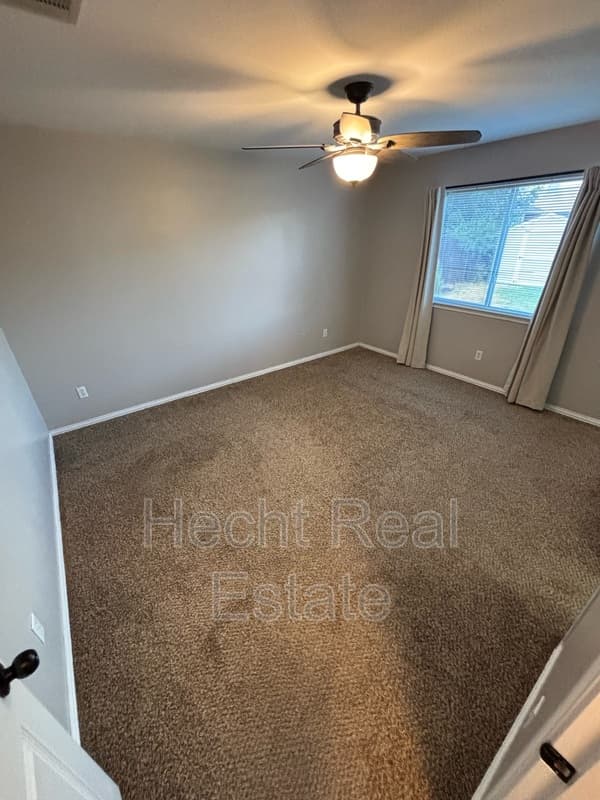 Hutto House: 114 Easy Street