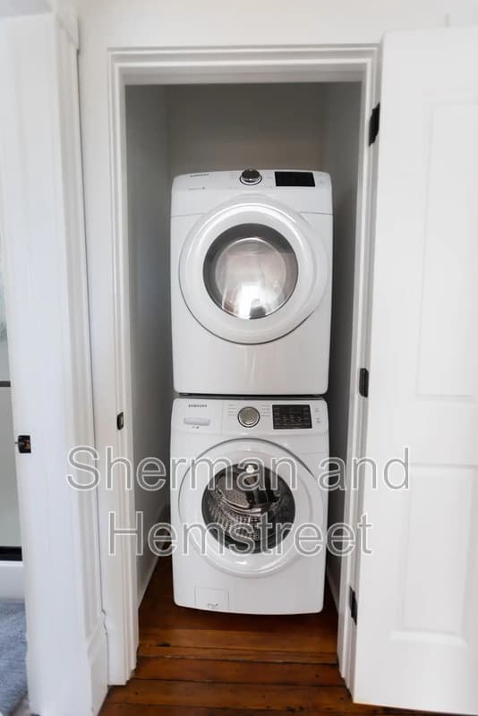 Augusta House: 215 Twelfth Street Apt B