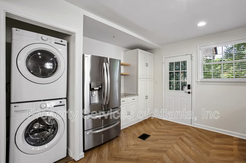 Atlanta House: 1649 Beecher St SW