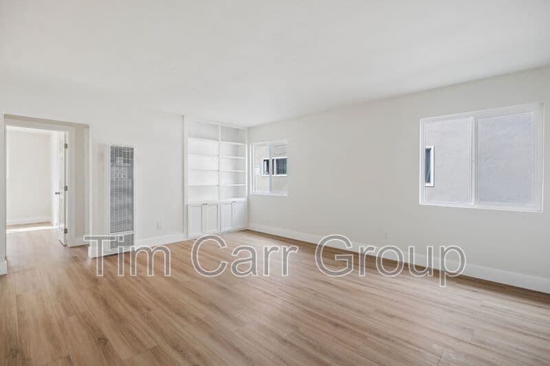 Costa Mesa Condo: 121 E Bay St