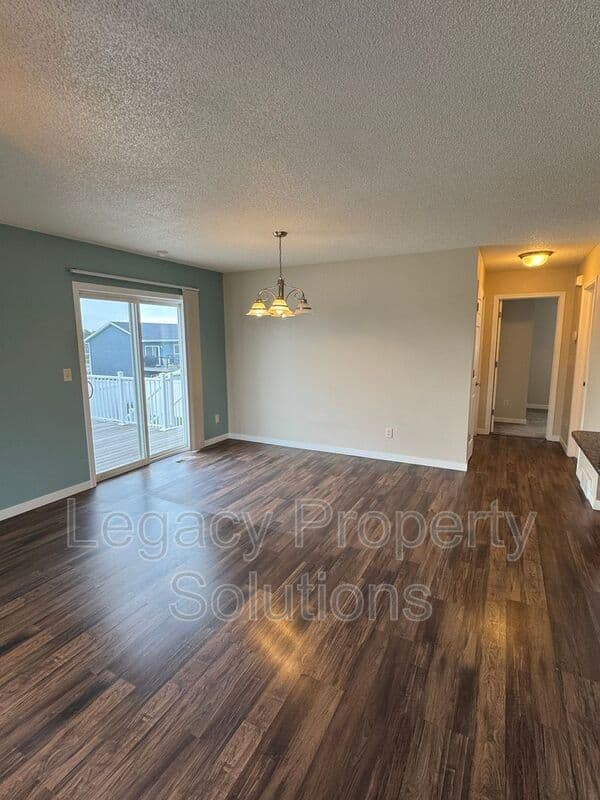 Mandan House: 3721 48th Street NW