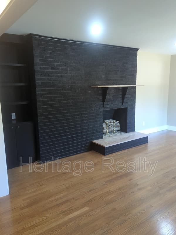 Knoxville House: 8108 Bennington Drive Northwest