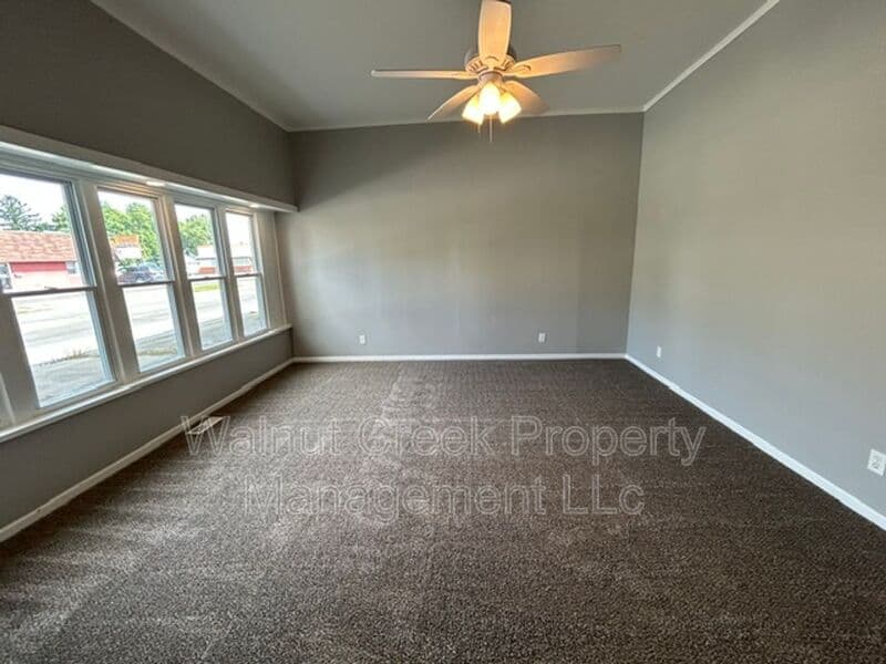 Lorain Condo: 806 East Erie