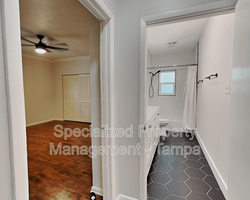 Tampa House: 3801 1/2 W Palmira Ave