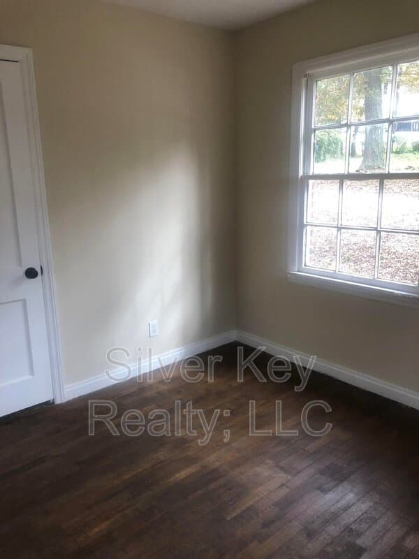 Athens Condo: 505 Guille Street