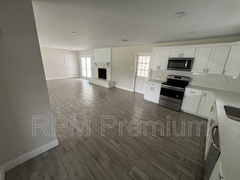 Baton Rouge House: 10444 Browning Dr.