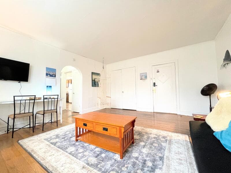 St Louis Condo: 6649 Berthold Ave