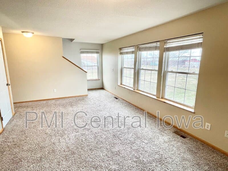 Ankeny Townhome: 1262 SE Village View Ln