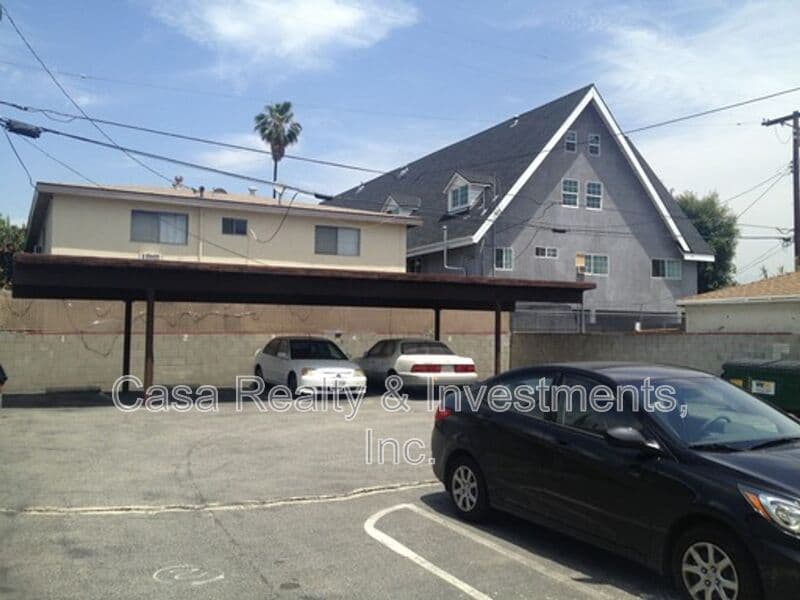North Hollywood House: 11443 Emelita Street