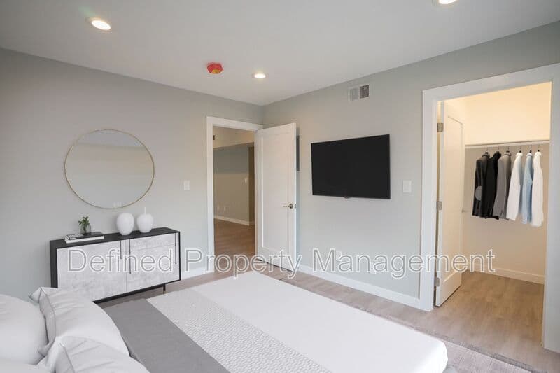 Los Angeles Condo: 3426 W. 1St Street Los Angeles, CA 90004