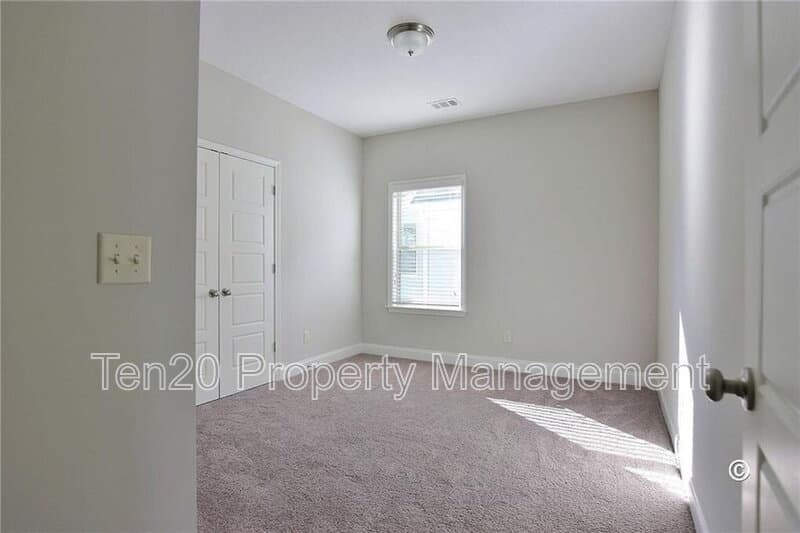 Smiths Station House: 128 Lee Road 2216