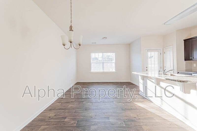 Greer Townhome: 34 Moorlyn Ln