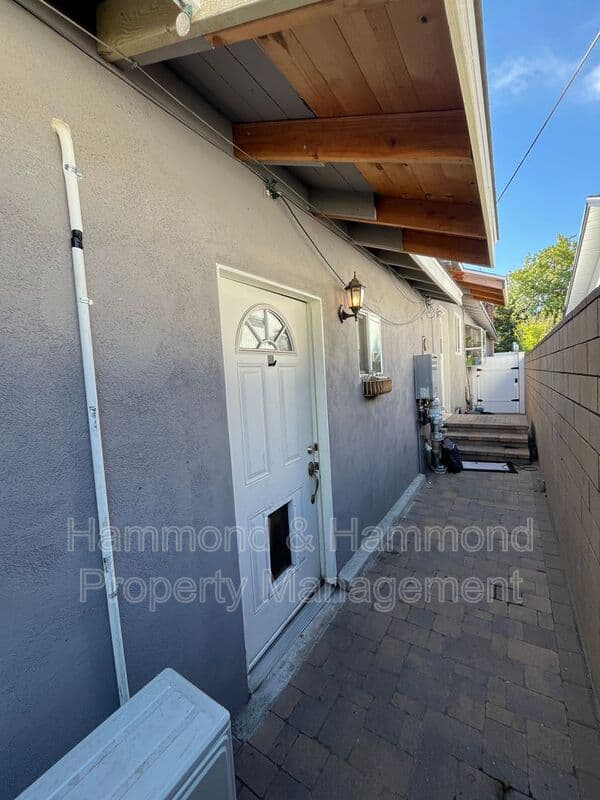 Van Nuys House: 15360 Leadwell St.