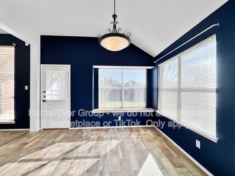 Mesquite House: 2300 Granbury Dr