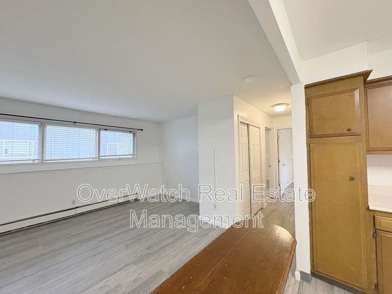 Anchorage House: 3031 W 30th Ave