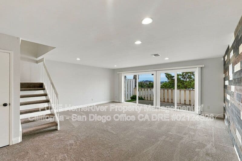 San Diego House: 11128 Poblado Rd