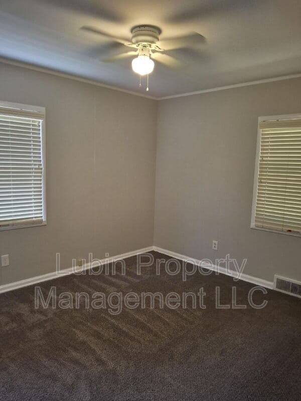 Memphis House: 5418 Brantford Ave