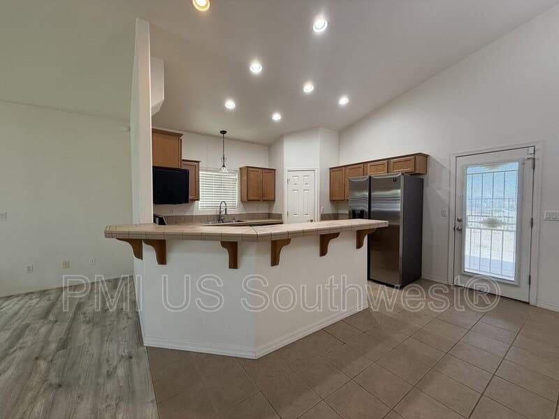 Fort Mohave House: 2060 Mesa Verde Way
