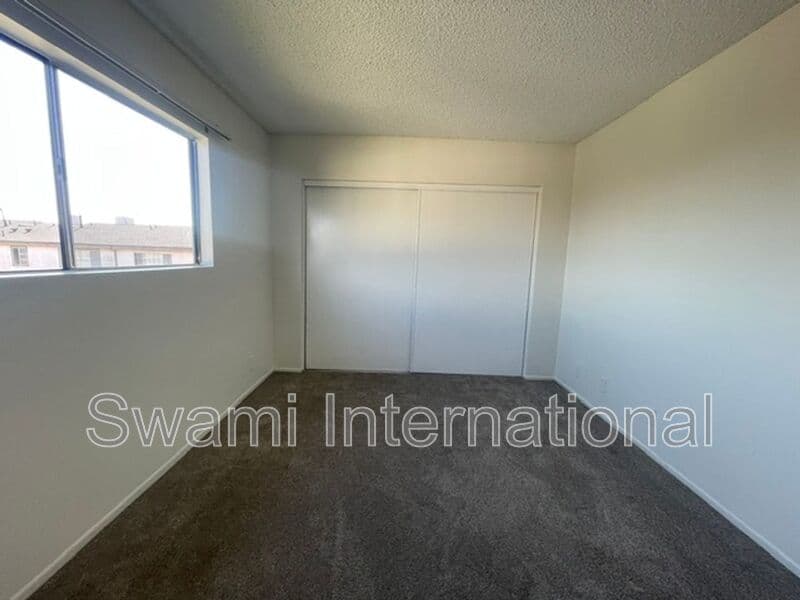 Inglewood Condo: 917 Enterprise Ave.