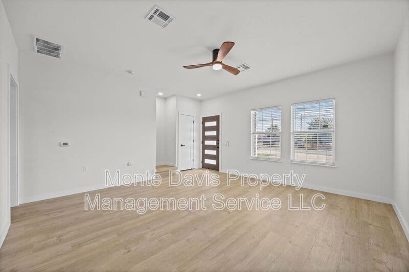 Austin Condo: 1802 Springdale Rd