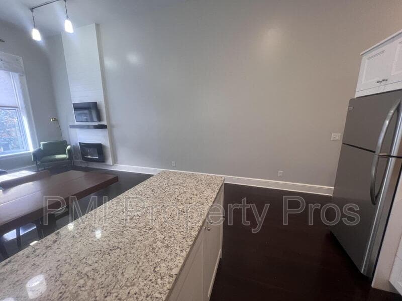 Milwaukee Condo: 715 North Milwaukee Street