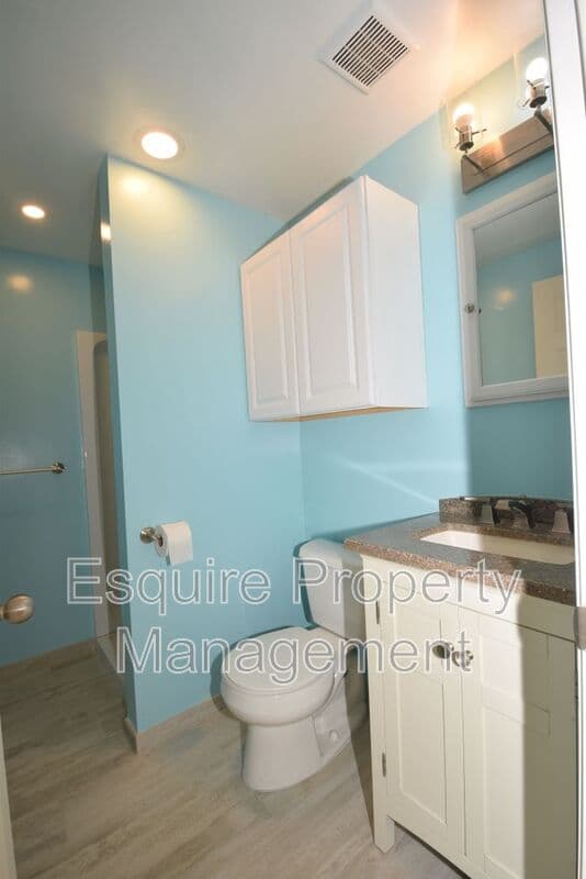 CAMARILLO House: 138 OAK STREET