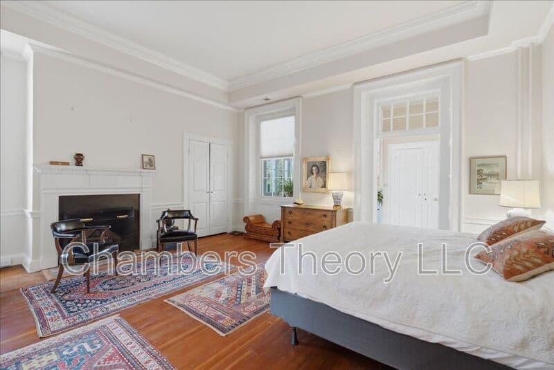 Alexandria House: 404 Duke St