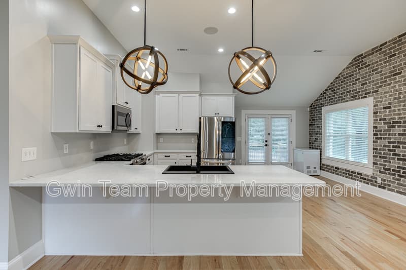 Lawrenceville House: 75 Cherry St