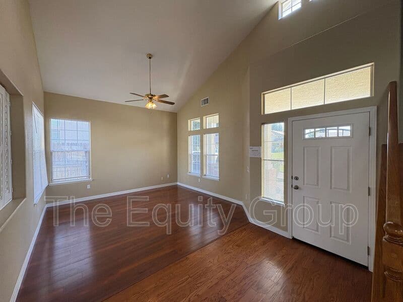 Visalia House: 5730 West Monte Verde Ct