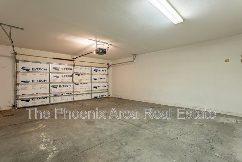 Maricopa House: 44626 W Yucca Ln