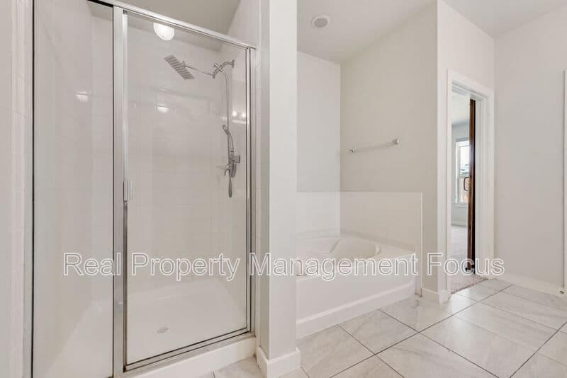 Little Elm House: 1617 Spoonbill Dr