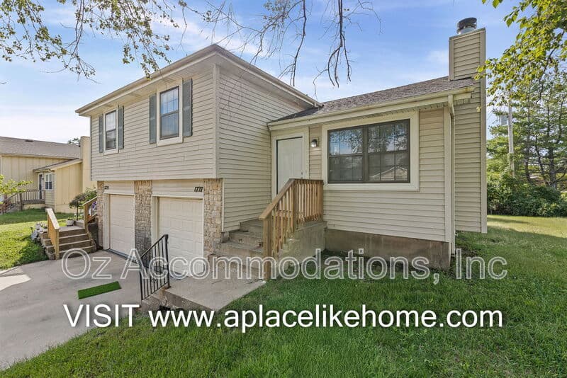 Olathe Condo: 1727 W Spruce St
