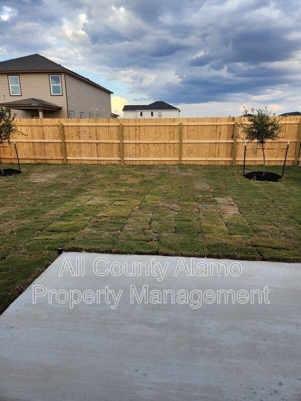 San Antonio House: 9310 Platte Pl