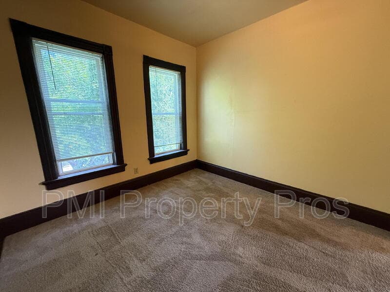 Milwaukee Condo: 2441 N Dr. William Finlayson St (Upper)