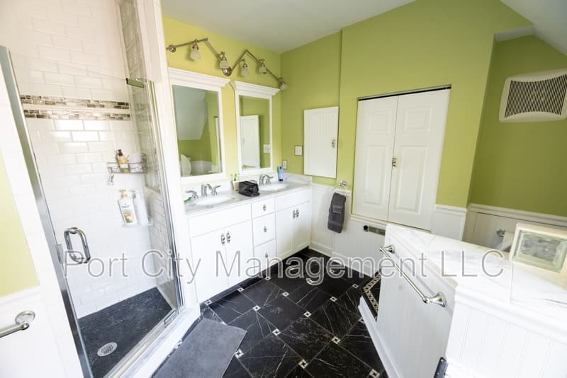 Columbia Condo: 10902 Swansfield Road