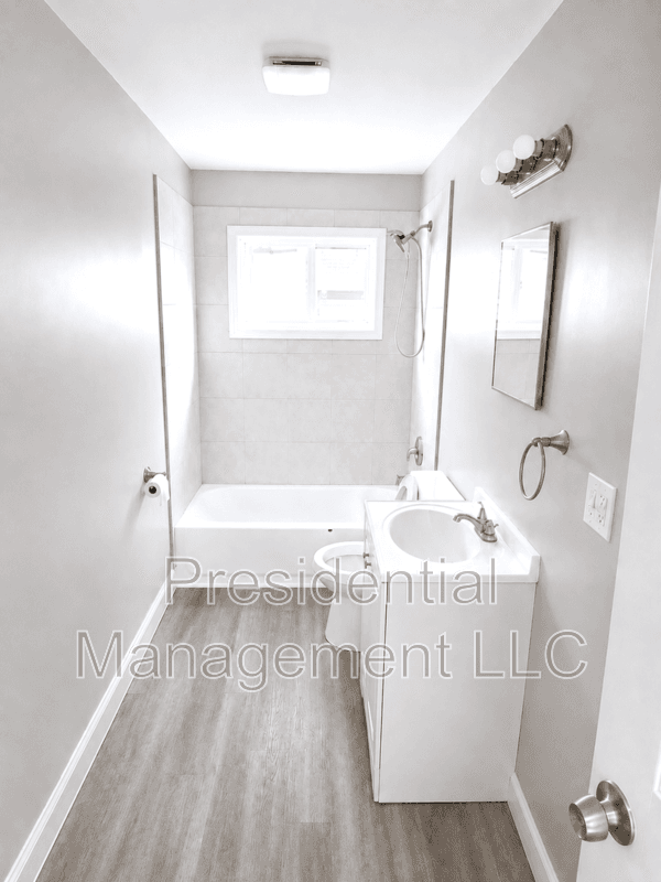 Waterbury Condo: 66 Holmes Ave