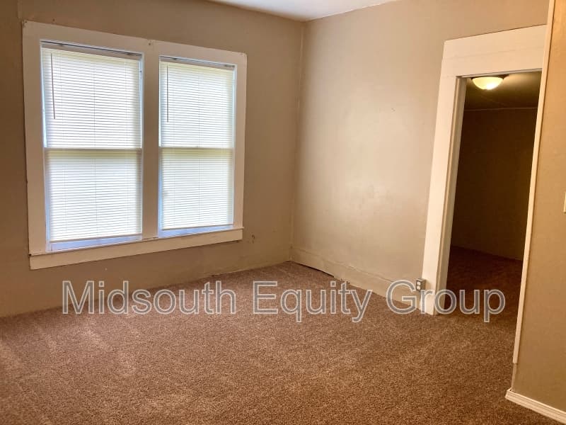 Milan House: 3022 Anderson St